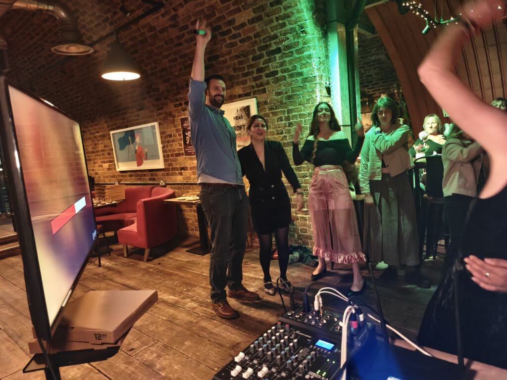 KARAOKE DJ HIRE CITY OF LONDON CORPORATEW221943 Large